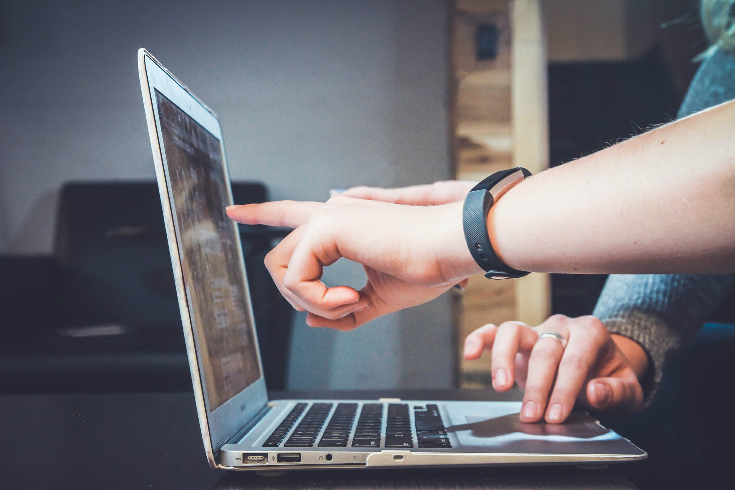 Web Design That Converts Visitors into Customers